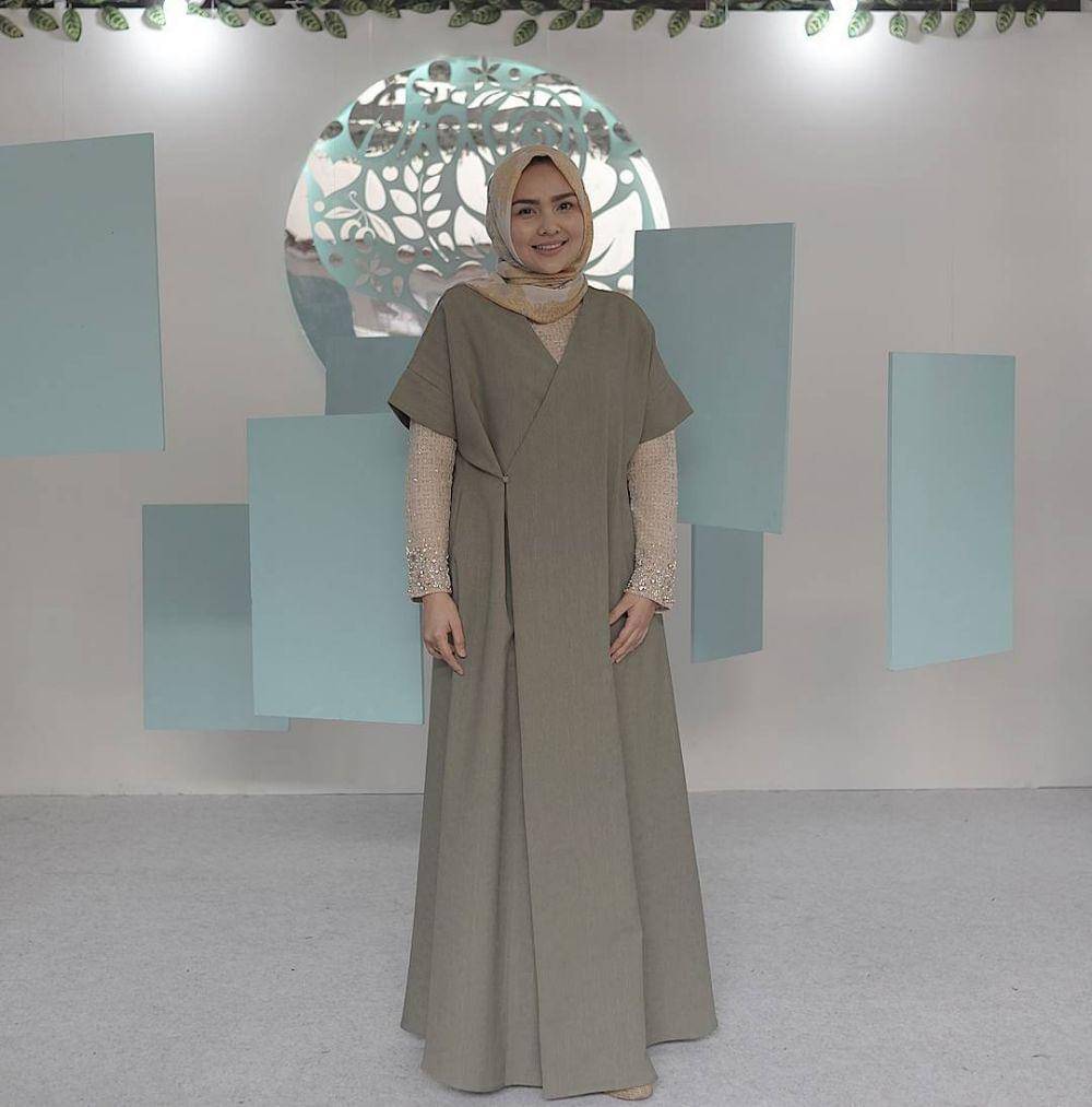 Outfit dress Ria Miranda (instagram.com/riamiranda)