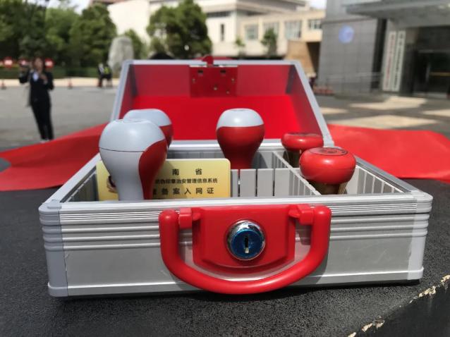 省钱省心！昆明这个区为新办企业免费提供全套印章