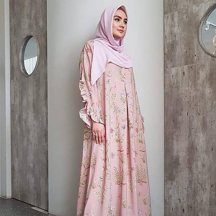 Outfit dress Ria Miranda (instagram.com/riamiranda)