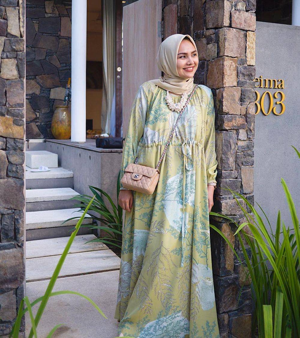 Outfit dress Ria Miranda (instagram.com/riamiranda)