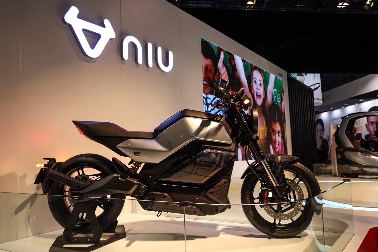 被黑寡妇骑过 这些国外电摩让国内摩友羡慕不已